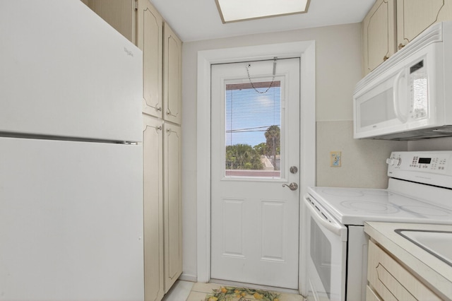 300 NE 20th St Unit 8060, Boca Raton, FL 33431 - kitchen featuring white appliances, cream cabinets, a sink, and light stone counters