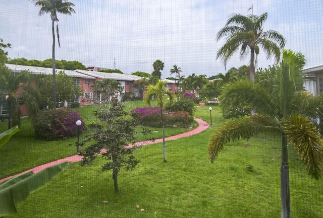 300 NE 20th St Unit 8060, Boca Raton, FL 33431 - view of property's community featuring a lawn