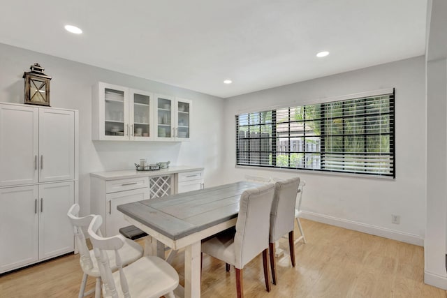 146 Weybridge Cir Unit B, Royal Palm Beach, FL 33411 - dining area featuring light wood-type flooring, baseboards, and recessed lighting
