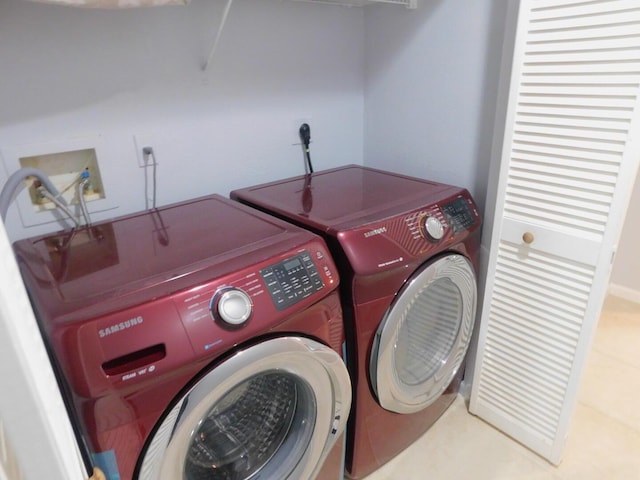 2470 NW 99th Way Unit 2470, Sunrise, FL 33322 - laundry room with independent washer and dryer