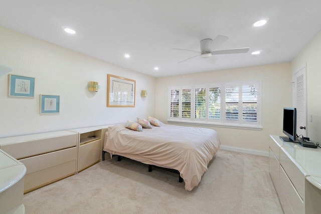 36 Stratford Ln Unit H, Boynton Beach, FL 33436 - bedroom featuring light carpet, recessed lighting, and a ceiling fan