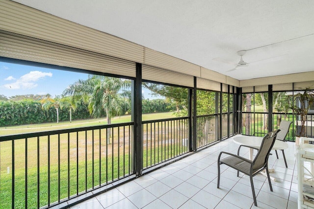 36 Stratford Ln Unit H, Boynton Beach, FL 33436 - sunroom featuring ceiling fan