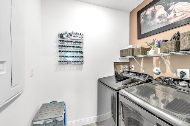 4340 Lago Dr, Deerfield Beach, FL 33064 - laundry area featuring washing machine and clothes dryer