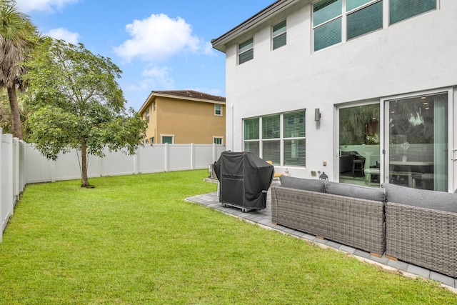 4340 Lago Dr, Deerfield Beach, FL 33064 - view of yard with an outdoor hangout area