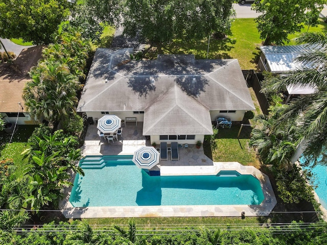 4311 NE 16th Ave, Oakland Park, FL 33334 - view of subject property featuring a pool