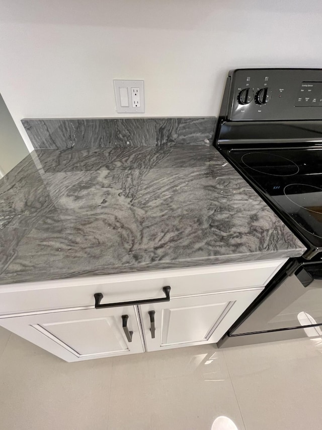 1225 NW 21st St NW Unit 15-1505, Stuart, FL 34994 - kitchen view of electric range
