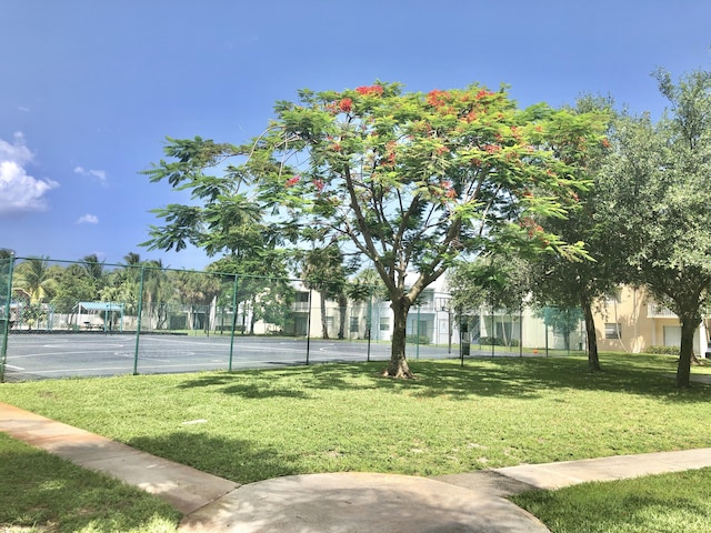 405 W Executive Center Dr Unit 208, West Palm Beach, FL 33401 - view of tennis court