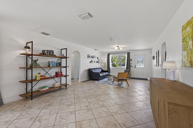 2476 S Florida Mango Rd, West Palm Beach, FL 33406 - living room featuring arched walkways