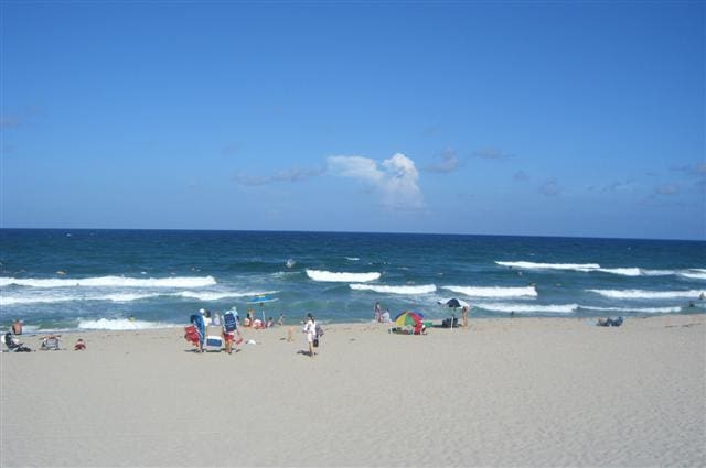 1401 S Ocean Blvd Unit 305, Boca Raton, FL 33432 - water view featuring nearby beach