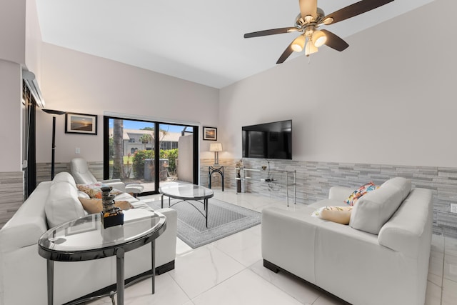 5255 Monterey Cir Unit G, Delray Beach, FL 33484 - living room with ceiling fan