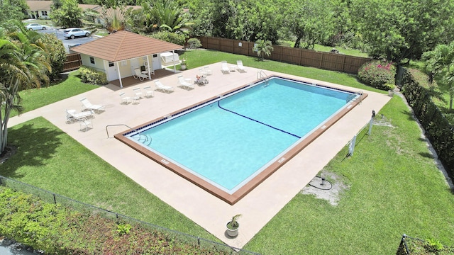 3900 County Line Rd Unit 4C, Tequesta, FL 33469 - community pool with a patio