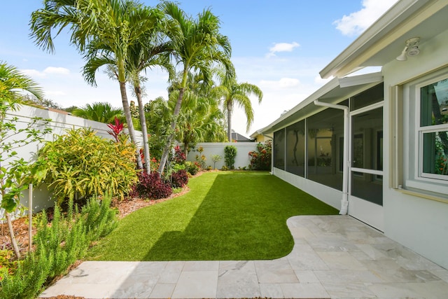 438 River Edge Rd, Jupiter, FL 33477 - view of yard with a sunroom