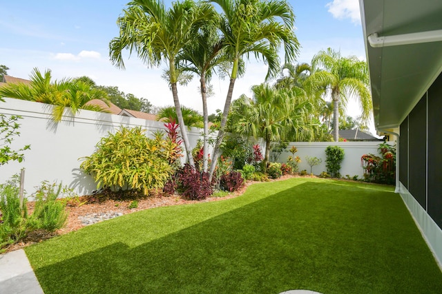 438 River Edge Rd, Jupiter, FL 33477 - view of yard with a sunroom