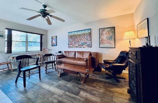 104 Cambridge E, West Palm Beach, FL 33417 - living area with a ceiling fan