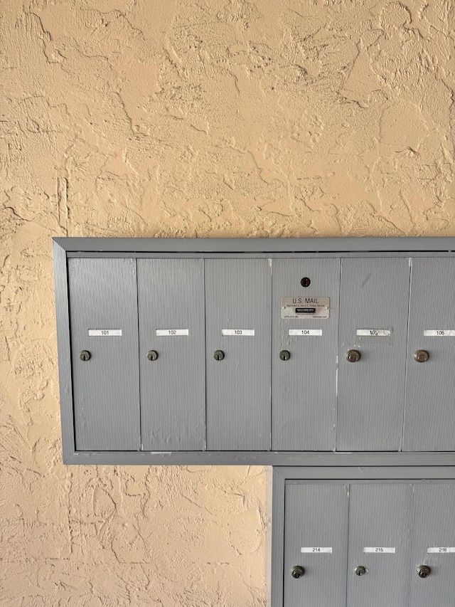 200 Village Green Cir E Unit 102, Palm Springs, FL 33461 - detailed view of mail area