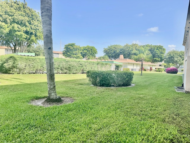 200 Village Green Cir E Unit 102, Palm Springs, FL 33461 - view of green lawn