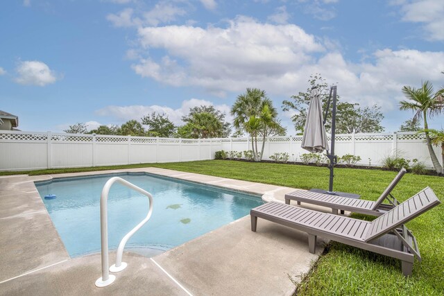 10295 SW Waterway Ln, Port Saint Lucie, FL 34987 - back of property with a patio area, stucco siding, and a ceiling fan