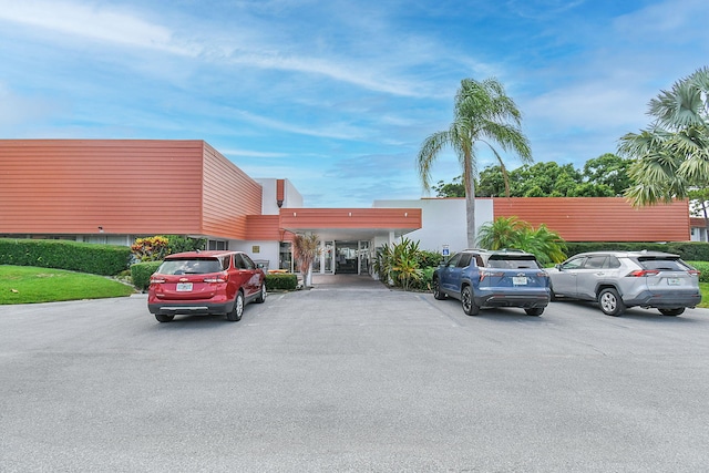 2600 SE Ocean Blvd Unit S15, Stuart, FL 34996 - view of property with uncovered parking