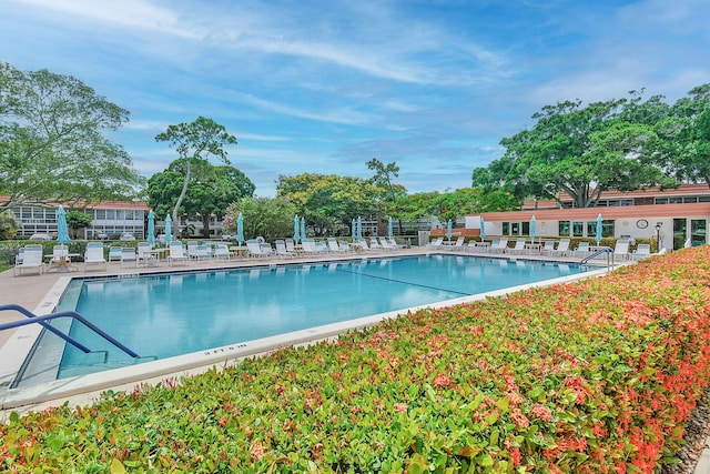 2600 SE Ocean Blvd Unit S15, Stuart, FL 34996 - community pool with a patio area