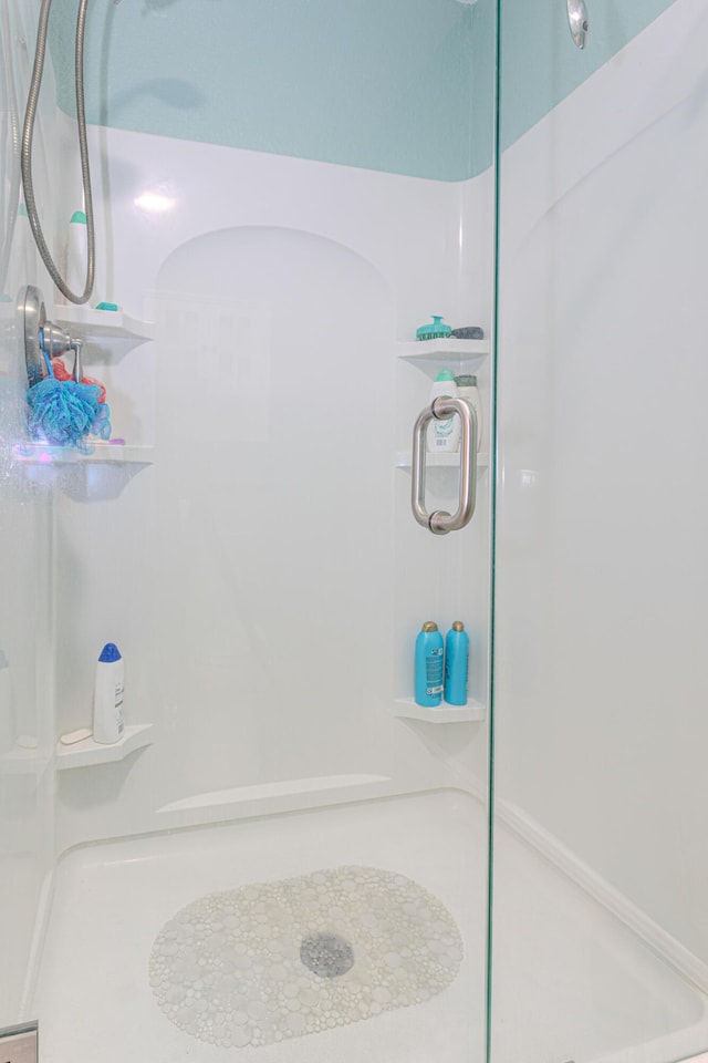 16330 Wiltshire Dr E, Loxahatchee, FL 33470 - bathroom featuring a walk in shower