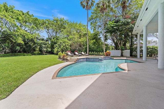 8076 Twin Lake Dr, Boca Raton, FL 33496 - view of pool featuring a patio and a pool with connected hot tub