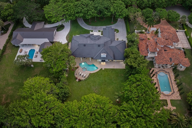 8076 Twin Lake Dr, Boca Raton, FL 33496 - bird's eye view of a pool area