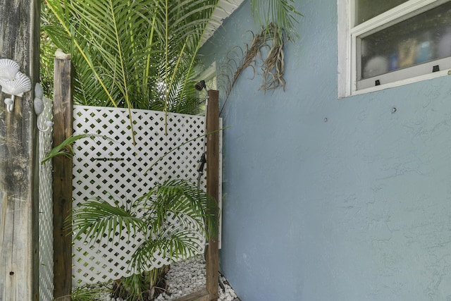 9277 Bloomfield Dr, Palm Beach Gardens, FL 33410 - exterior view of stucco siding