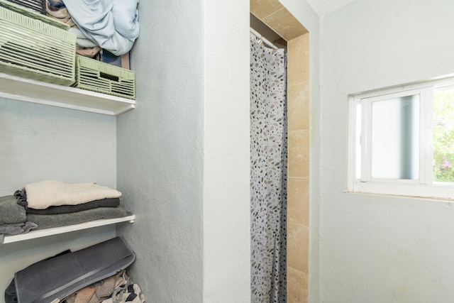 4337 Clinton Blvd, Lake Worth, FL 33461 - bathroom featuring tiled shower