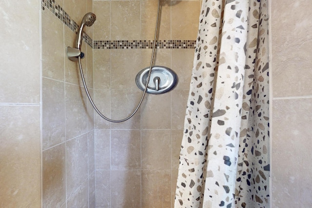 4337 Clinton Blvd, Lake Worth, FL 33461 - bathroom featuring tiled shower