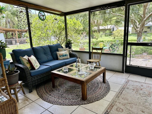 3595 SW 19th St, Okeechobee, FL 34974 - sunroom featuring an outdoor hangout area