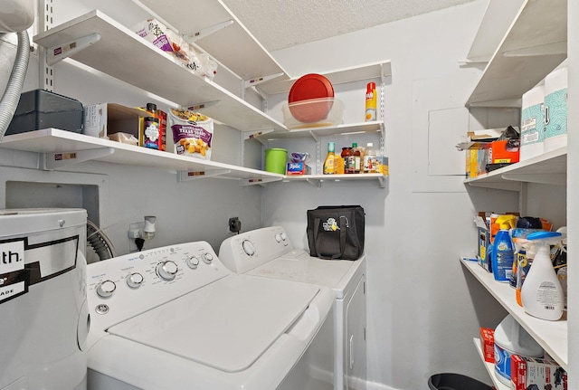 202 Lakewood Dr Unit 11C, Jupiter, FL 33458 - washroom featuring washing machine and dryer and water heater