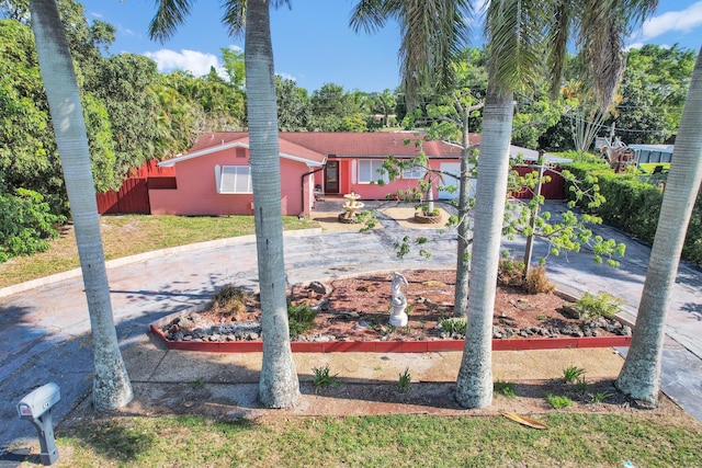 121 W Arch Dr (), Unit Lake Worth, FL 33467 - view of yard