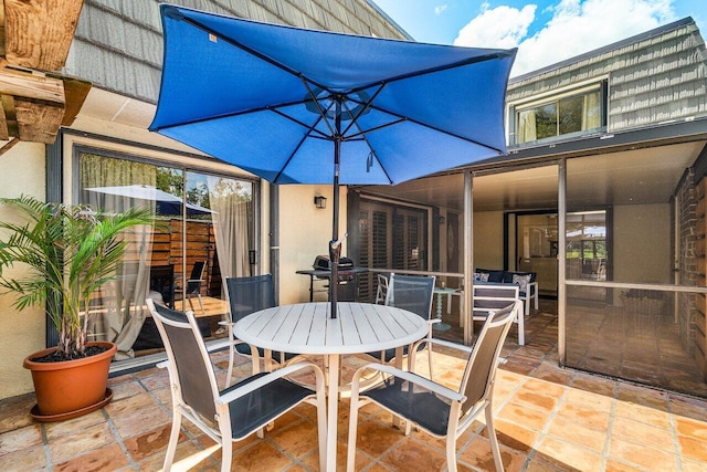 125 1st Ter, Palm Beach Gardens, FL 33418 - view of patio / terrace with outdoor dining area