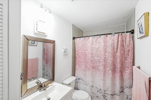 300 SW Prima Vista Blvd, Port Saint Lucie, FL 34983 - bathroom with toilet, vanity, and a shower with curtain