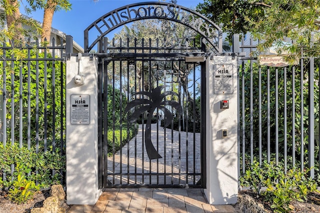 2501 N Ocean Blvd Unit 3, Pompano Beach, FL 33062 - view of gate