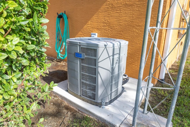 7611 SW 21st Pkwy, Okeechobee, FL 34974 - exterior view of cooling unit