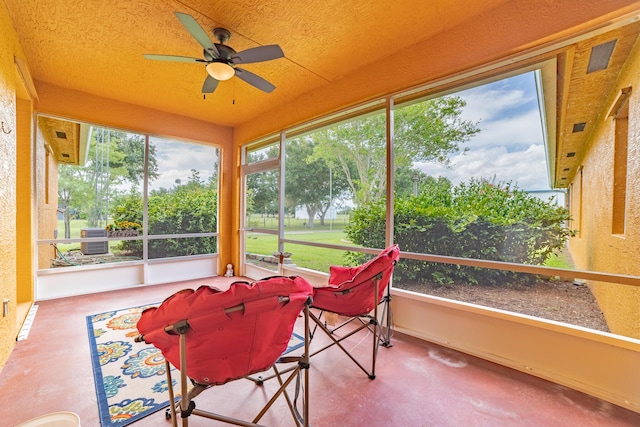 7611 SW 21st Pkwy, Okeechobee, FL 34974 - sunroom / solarium featuring a ceiling fan