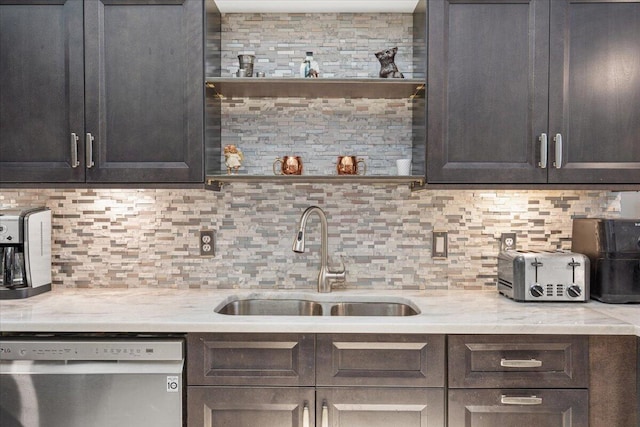 10312 Inverness Way, Port Saint Lucie, FL 34986 - bar with stainless steel dishwasher and decorative backsplash