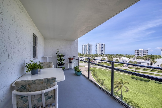 336 Golfview Rd Unit 518, North Palm Beach, FL 33408 - balcony featuring a city view