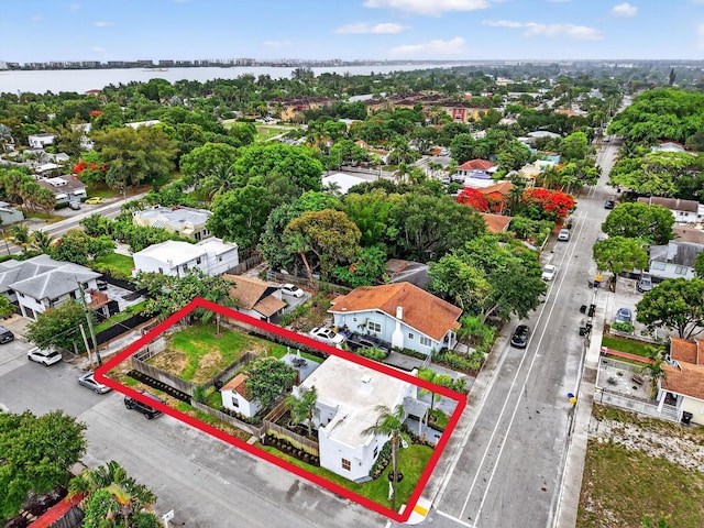 404 S M St Unit 1, Lake Worth Beach, FL 33460 - aerial view of residential area featuring a large body of water and property parcel outlined