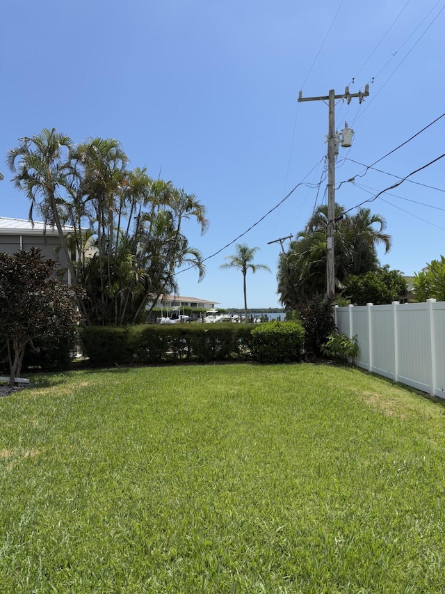 118 Yacht Club Dr Unit 1, North Palm Beach, FL 33408 - view of yard