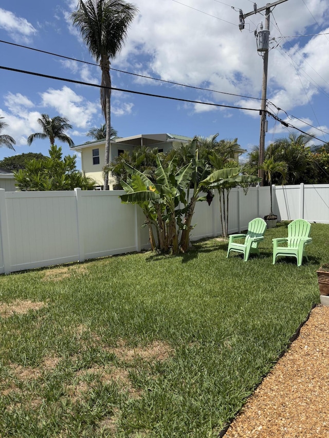 118 Yacht Club Dr Unit 1, North Palm Beach, FL 33408 - view of fenced backyard