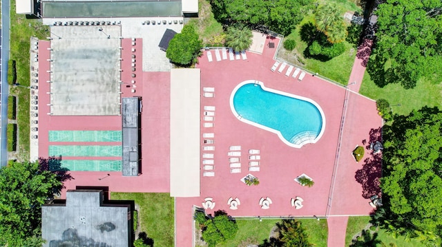 2901 NW 46th Ave Unit 101, Lauderdale Lakes, FL 33313 - view from above of property featuring a pool area