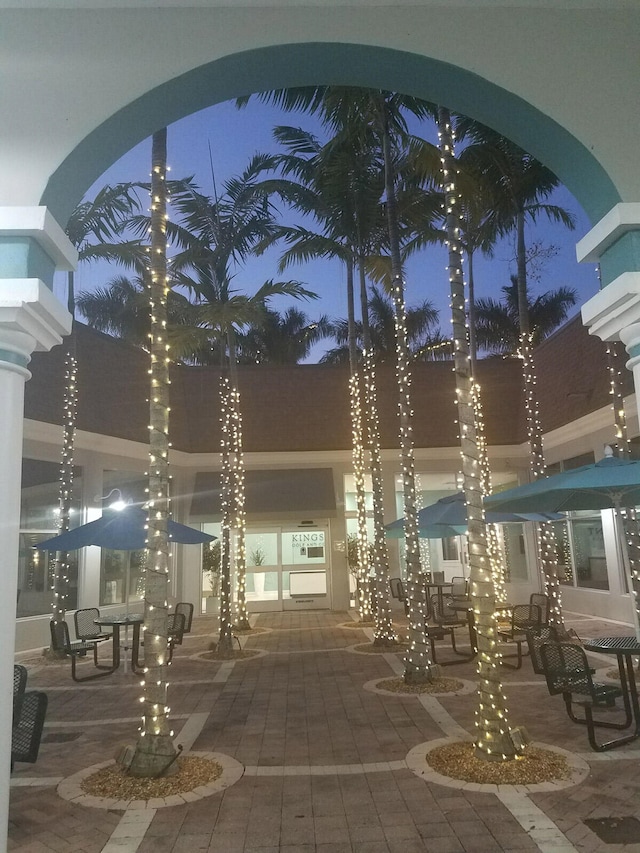 157 Capri D, Delray Beach, FL 33484 - lobby with a high ceiling
