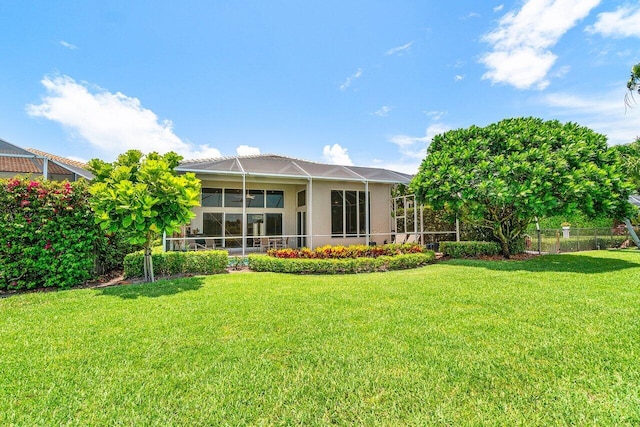 391 Isle Ct, Palm Beach Gardens, FL 33418 - back of property with stucco siding