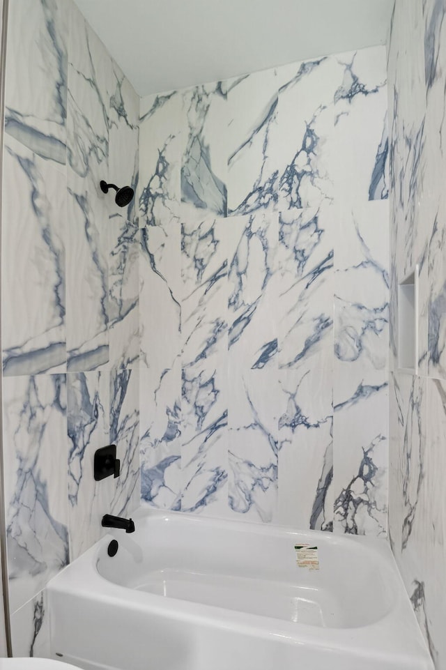 3920 Espan Ct, Palm Springs, FL 33461 - full bath featuring bathing tub / shower combination