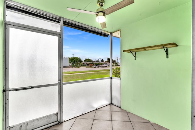 2765 Ashley Dr W Unit C, West Palm Beach, FL 33415 - unfurnished sunroom featuring a ceiling fan