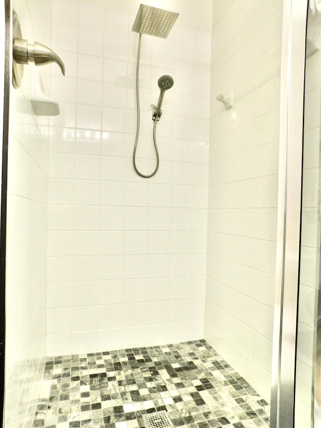 6392 Long Key Ln, Boynton Beach, FL 33472 - full bathroom featuring a tile shower