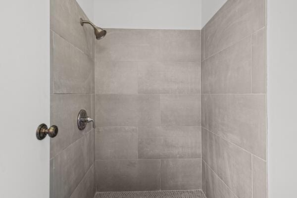 1830 Well Rd, Fort Pierce, FL 34945 - full bath featuring a tile shower