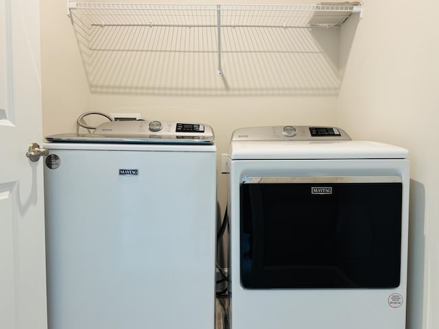 163 SW Pomeroy St, Stuart, FL 34997 - laundry room with washing machine and dryer